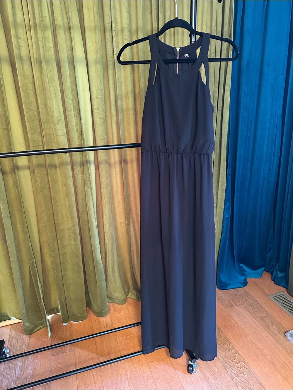 Black Sleeveless Maxi Dress Rose Gold Black Zipper Flowy Elegant Size Medium